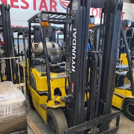 Used 2017 HYUNDAI 25LC-7S Cushion Tire Forklift for sale in Garland Texas