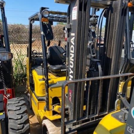 Used 2013 HYUNDAI 30LC-7A Cushion Tire Forklift for sale in Garland Texas