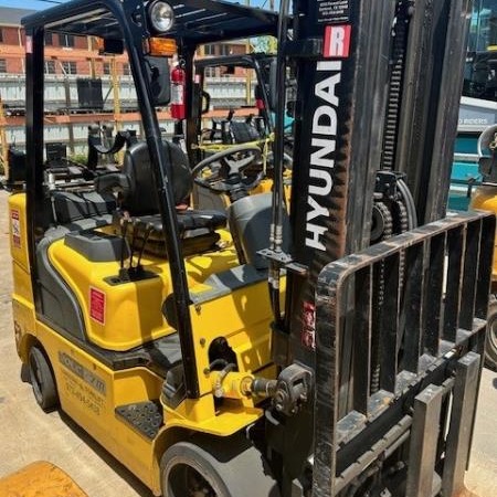 Used 2016 HYUNDAI 30LC-7M Cushion Tire Forklift for sale in Houston Texas