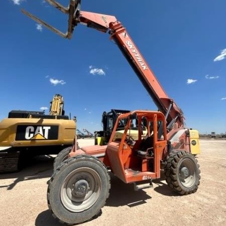 Used 2014 JLG 8042 Telehandler / Zoom Boom for sale in Odessa Texas