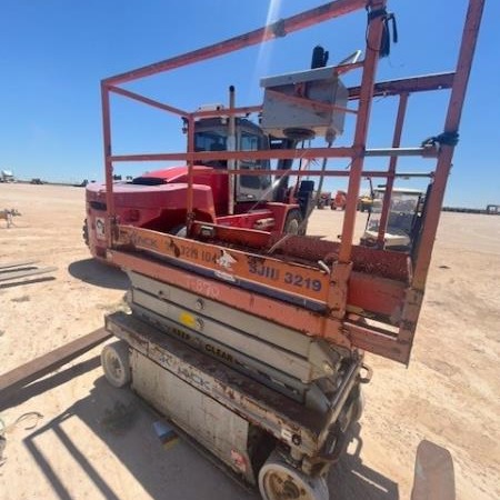 Used 2005 SKYJACK SJIII3219 Scissor Lift for sale in Odessa Texas