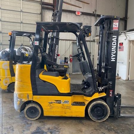 Used 2020 HYUNDAI 25LC-7A Cushion Tire Forklift for sale in Garland Texas