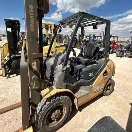 Used 2013 KOMATSU FG25T-16 Pneumatic Tire Forklift for sale in Odessa Texas