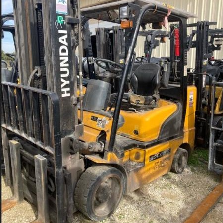 Used 2019 HYUNDAI 30LC-7A Cushion Tire Forklift for sale in San Antonio Texas