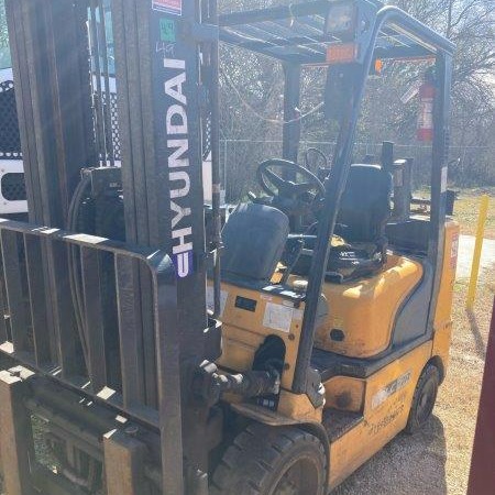 Used 2019 HYUNDAI 30LC-7A Cushion Tire Forklift for sale in Houston Texas