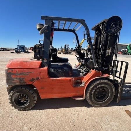 Used 2011 TOYOTA 7FGU45 Pneumatic Tire Forklift for sale in Odessa Texas