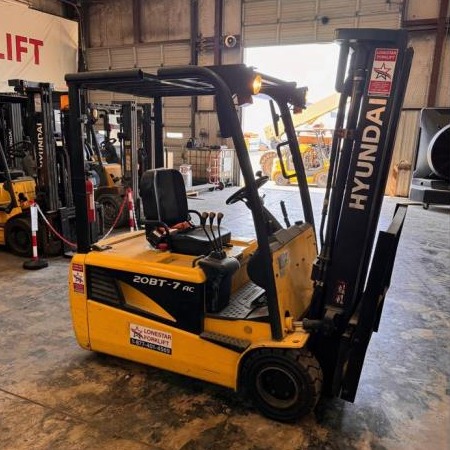 Used 2014 HYUNDAI 20BT-7 Electric Forklift for sale in Garland Texas