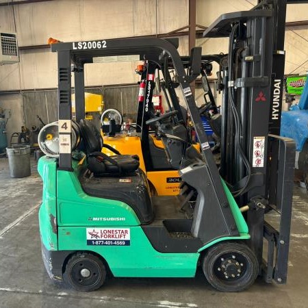 Used 1900 YALE GLC040SVXNUAE082 Cushion Tire Forklift for sale in Garland Texas