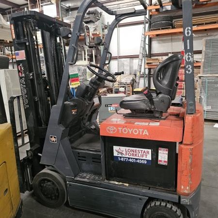 Used 2016 KOMATSU FB20MFU-12 Electric Forklift for sale in El Paso Texas