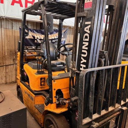 Used 2018 HYUNDAI 25LC-7A Cushion Tire Forklift for sale in Garland Texas