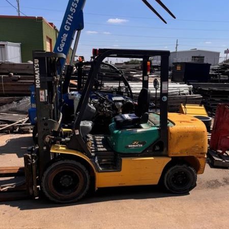 Used 1900 KOMATSU FG30HT-14 Pneumatic Tire Forklift for sale in Garland Texas