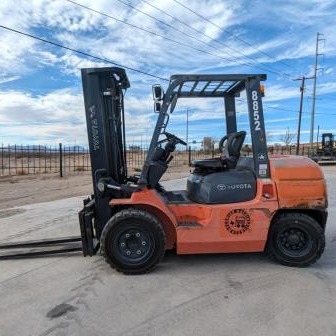 Used 2011 TOYOTA 7FDU35 Pneumatic Tire Forklift for sale in El Paso Texas