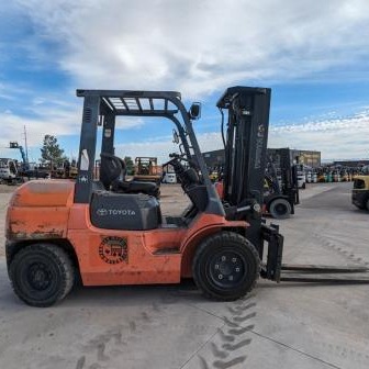 Used 2011 TOYOTA 7FDU35 Pneumatic Tire Forklift for sale in El Paso Texas