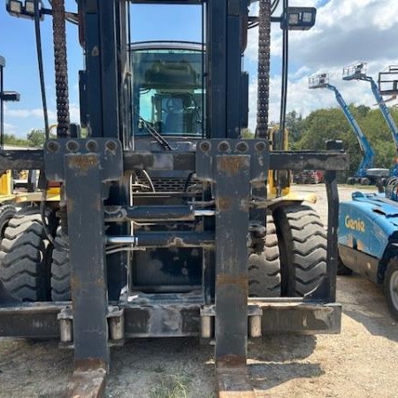 Used 2017 HYUNDAI 250D-9 Pneumatic Tire Forklift for sale in San Antonio Texas