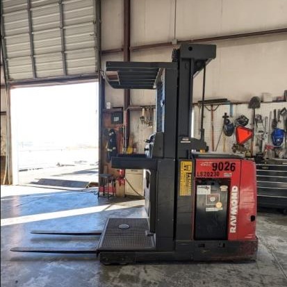 Used 2008 RAYMOND OPC30TT Narrow Aisle Forklift for sale in El Paso Texas