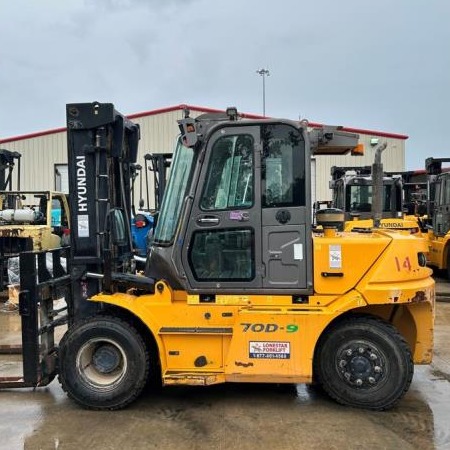 Used 2020 HYUNDAI 70D-9 Pneumatic Tire Forklift for sale in Houston Texas