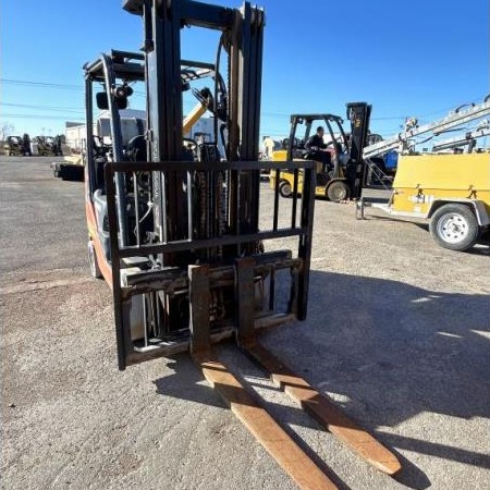 Used 2012 TOYOTA 8FGCU30 Cushion Tire Forklift for sale in El Paso Texas