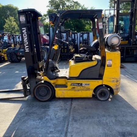 Used 2017 HYUNDAI 25LC-7A Cushion Tire Forklift for sale in Houston Texas