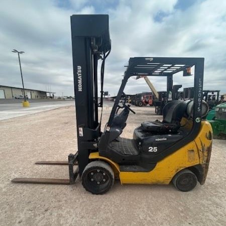 Used 2019 KOMATSU FG25ST-16 Pneumatic Tire Forklift for sale in Odessa Texas