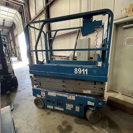 Used 2013 GENIE GS1930 Scissor Lift for sale in El Paso Texas