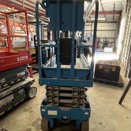 Used 2013 GENIE GS1930 Scissor Lift for sale in El Paso Texas