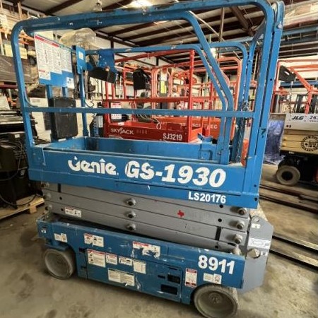 Used 2013 GENIE GS1930 Scissor Lift for sale in El Paso Texas