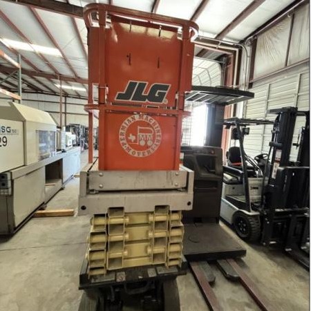 Used 2012 JLG 2630ES Scissor Lift for sale in El Paso Texas