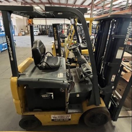 Used 2009 KOMATSU FB25SHU-6 Electric Forklift for sale in El Paso Texas