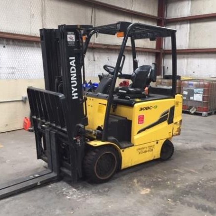 Used 2017 HYUNDAI 30BC-9 Electric Forklift for sale in Garland Texas