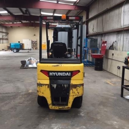 Used 2017 HYUNDAI 30BC-9 Electric Forklift for sale in Garland Texas