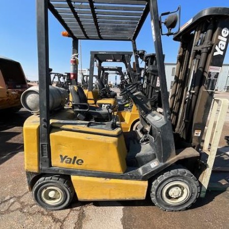 Used 2018 HYUNDAI 40L-7A Pneumatic Tire Forklift for sale in Red Deer Alberta