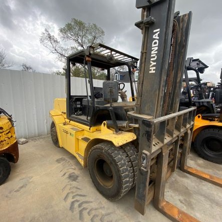 Used 2012 HYUNDAI 70D-7A Pneumatic Tire Forklift for sale in Houston Texas