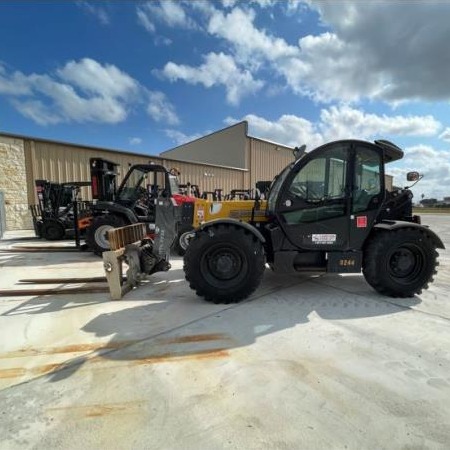 Used 2019 HAULOTTE HLT 7732 Telehandler / Zoom Boom for sale in  Texas