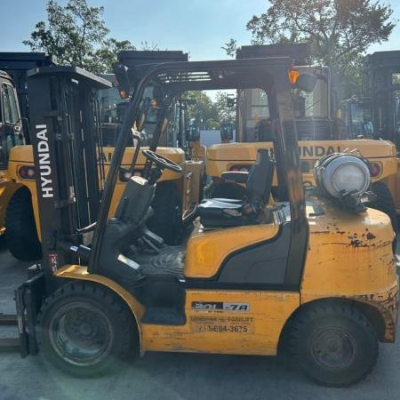 Used 2018 HYUNDAI 30L-7A Pneumatic Tire Forklift for sale in Houston Texas