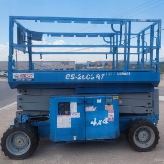 Used 2013 GENIE GS2669RT Scissor Lift for sale in El Paso Texas