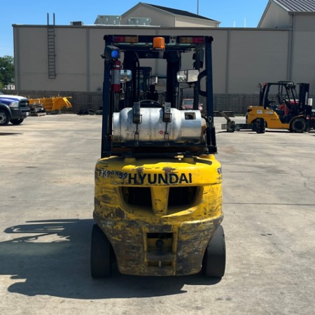 Used 2018 HYUNDAI 25L-7A Pneumatic Tire Forklift for sale in Houston Texas