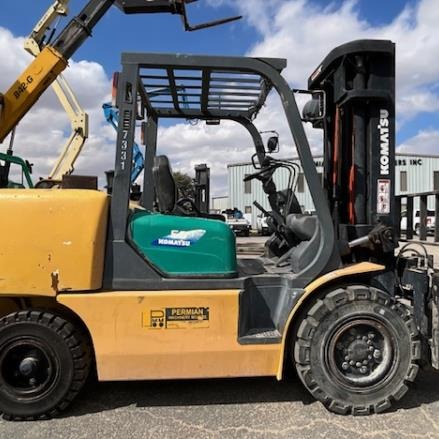 Used 2006 KOMATSU FD50AT2-8 Pneumatic Tire Forklift for sale in Odessa Texas