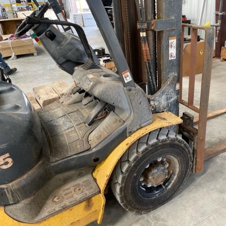 Used 2013 KOMATSU FG25T-16 Pneumatic Tire Forklift for sale in Odessa Texas