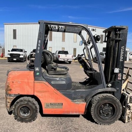 Used 2010 TOYOTA 8FGU32 Pneumatic Tire Forklift for sale in Odessa Texas