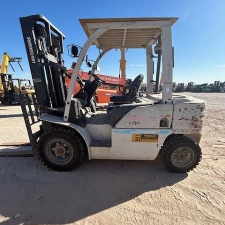 Used 2014 NISSAN MW1F4A35V Pneumatic Tire Forklift for sale in Odessa Texas