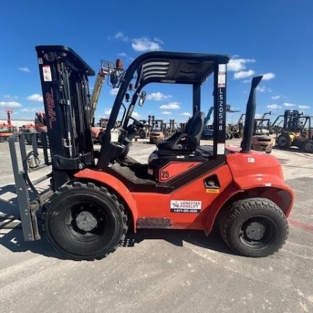 Used 2022 VIPER FD25RT4 Rough Terrain Forklift for sale in Odessa Texas