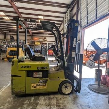 Used 2014 CLARK TMX25 Electric Forklift for sale in El Paso Texas