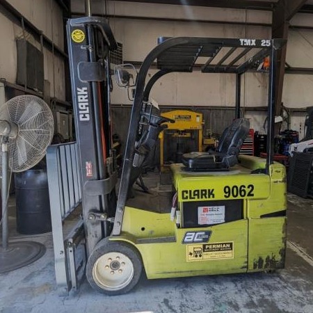 Used 2014 CLARK TMX25 Electric Forklift for sale in El Paso Texas