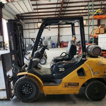 Used 2015 KOMATSU FG30HT-16 Pneumatic Tire Forklift for sale in Odessa Texas