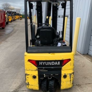 Used 2016 HYUNDAI 15BT-9 Electric Forklift for sale in Garland Texas