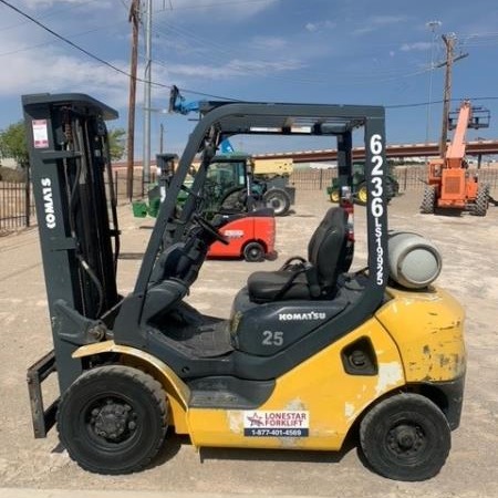 Used 2014 KOMATSU FG25T-16 Pneumatic Tire Forklift for sale in El Paso Texas