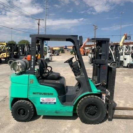 Used 2013 MITSUBISHI FG25N Pneumatic Tire Forklift for sale in El Paso Texas