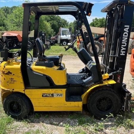 Used 2018 HYUNDAI 25L-7A Pneumatic Tire Forklift for sale in San Antonio Texas