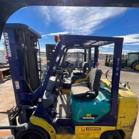 Used 2003 KOMATSU FG30SHT-12 Cushion Tire Forklift for sale in Odessa Texas