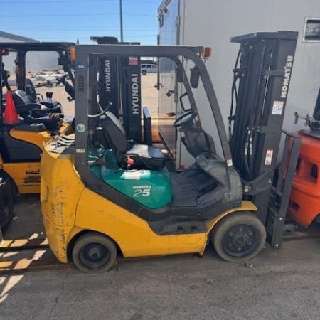 Used 2008 KOMATSU FG25ST-16 Pneumatic Tire Forklift for sale in Garland Texas